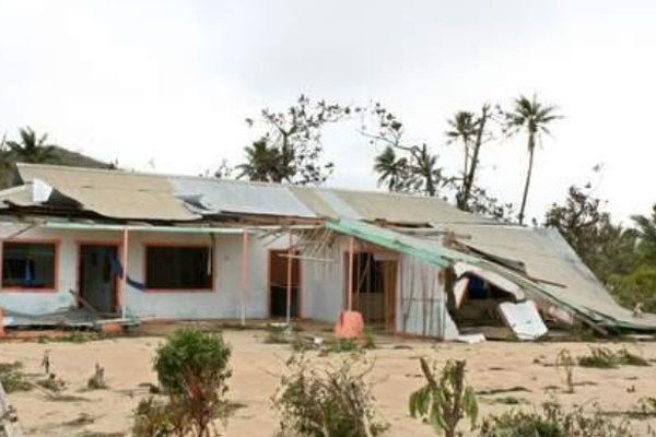 Une maison ravagée par le cyclone Oli 