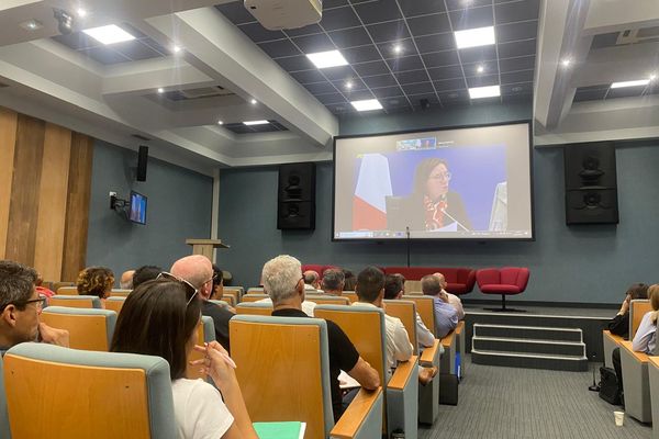 Lors du forum économique à Bercy, l'intervention d'Amélie de Montchalin, ministre des Comptes publics, suivie en visio depuis Nouméa, le soir du 8 février 2025.