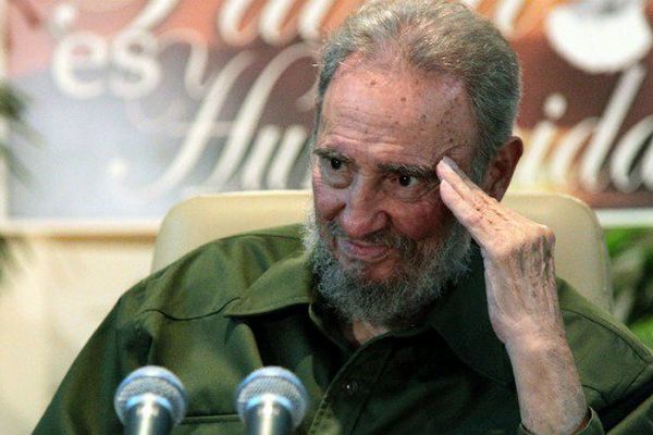 Décès de Fidel Castro : les réactions sur les réseaux sociaux