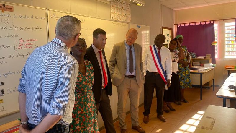 Le recteur de Mayotte dans la commune de Tsingoni pour la rentrée scolaire.