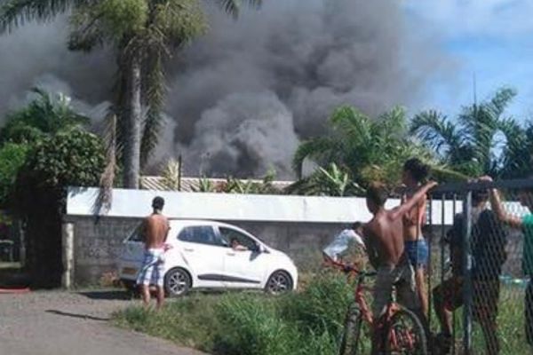 Incendie à Mahina - 26 05 2016