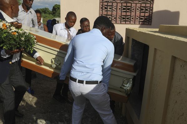 Funérailles après attaque de Pont Sondé, Haïti, 3 octobre