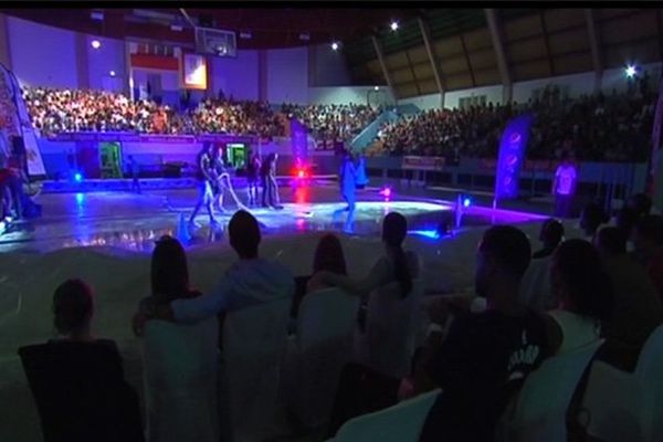 Les spectateurs au palais des sports du Lamentin