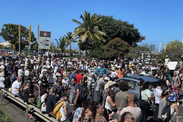 demonstration of coronavirus at anti-sanitary pass Saint-Pierre 310721