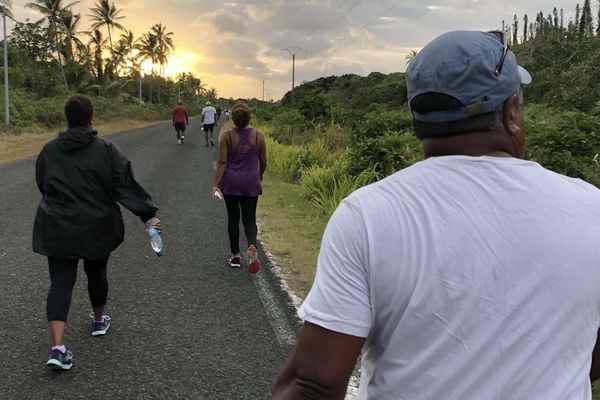 Lifou : une marche pour la santé