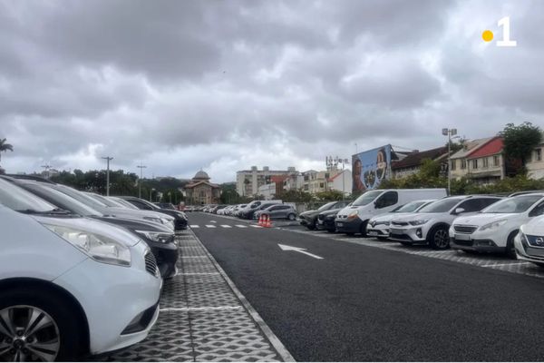 Le parking de la Savane à Fort-de-France.