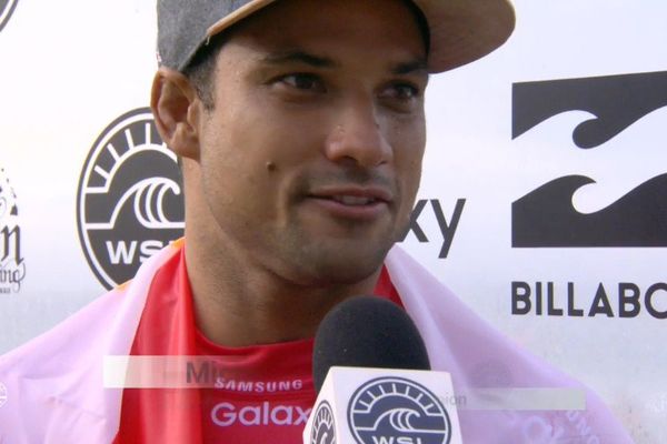 Michel Bourez remporte la Pipe Masters