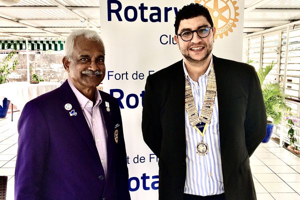 Le gouverneur du District 7030 Leslie Ramdhanny (à gauche) en compagnie du Président du Rotary de Fort-de-France Tawfik Elzerk