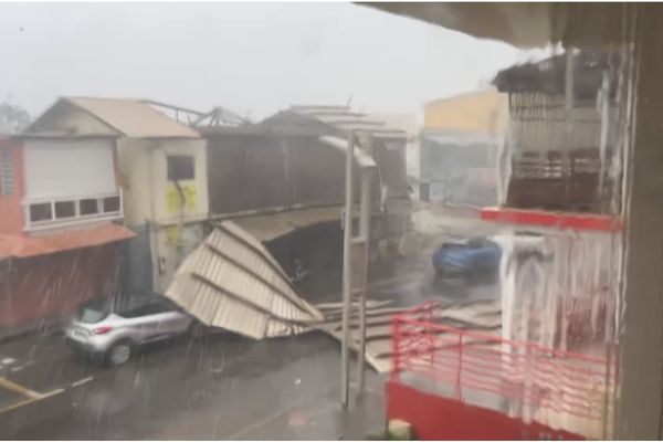 Cyclone Chido : La rue de commerce à Mamoudzou