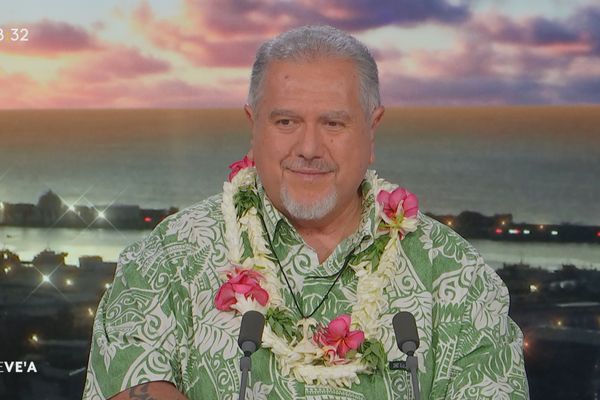 Moetai Brotherson, président de la Polynésie, sur le plateau du JT le jour de son élection.