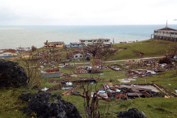 La mission catholique de Melsisi, à Pentecôte, détruite par le cyclone Harold.