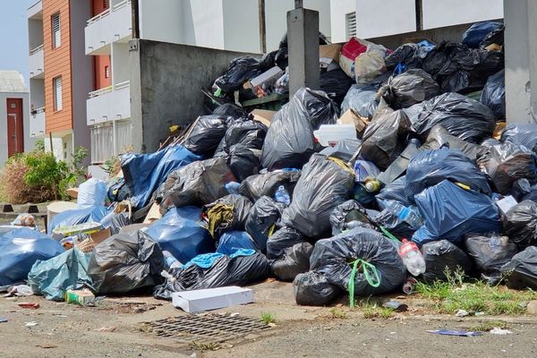 Ordures dans les résidences du CANBT