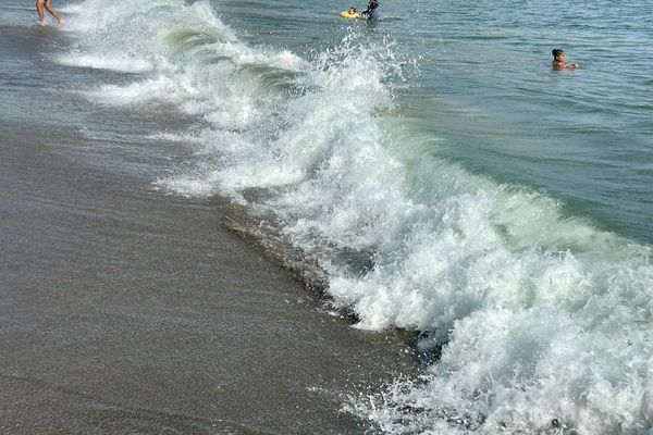 Mer / météo / vague submersion / plage /