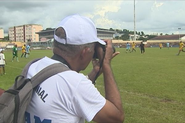 Le tournoi de football de la presse au stade Louis-Achille à Fort-de-France (1er novembre 2016).