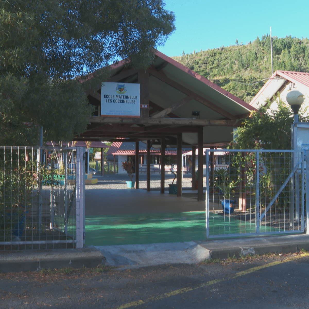 La cantine de l cole Les Coccinelles au Mont Dore reprend du