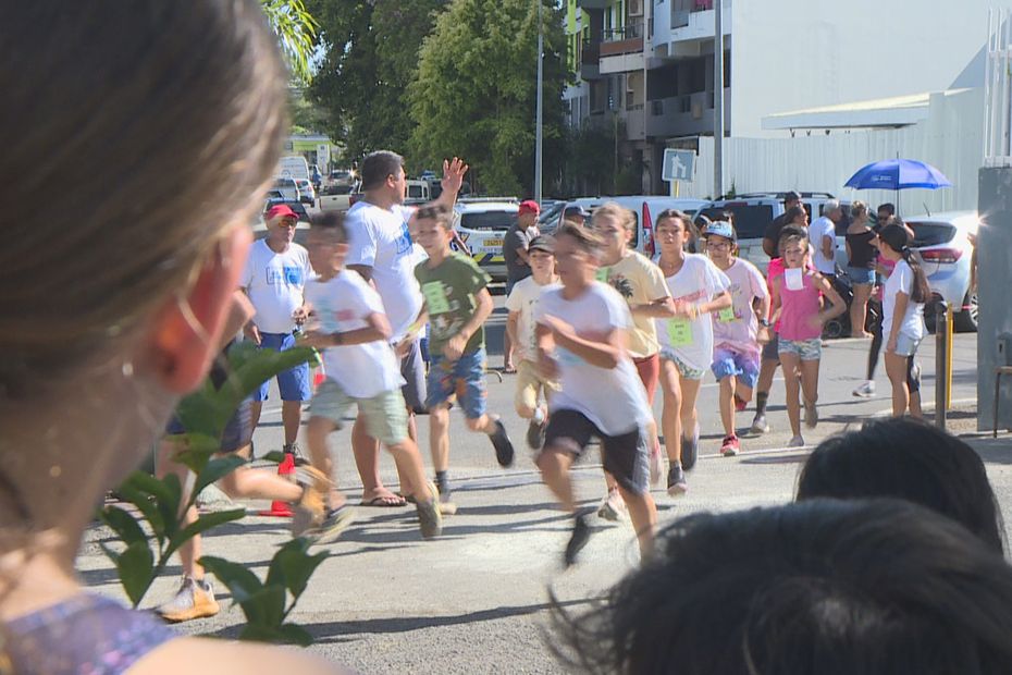 Attraversando la scuola La Mennais: quasi 2.200 studenti corrono per la propria salute