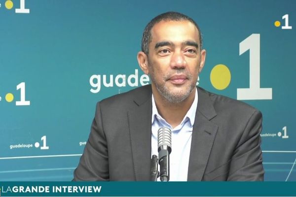 Saïd Ahamada, directeur de LADOM, était l'invité de Claude Danican, dans "La Grande Interview" sur Guadeloupe La 1ère radio - 23/04/2024.