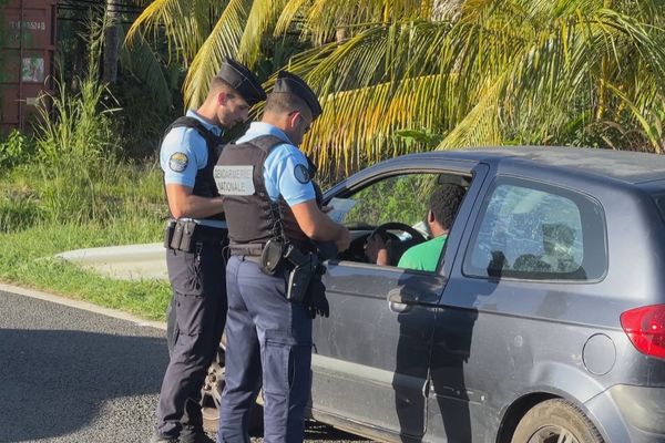 Des contrôles opérés simultanément sur terre et dans les airs