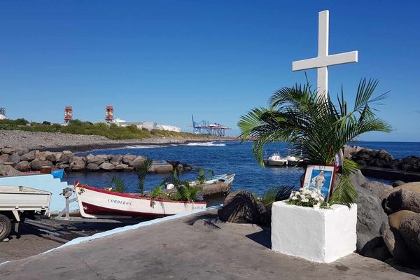 Le port de pêche de La Possession pour l'hommage aux Disparus le jour de l'Assomption.