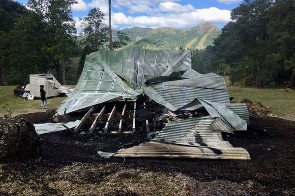 Incendie bungalow Sarraméa