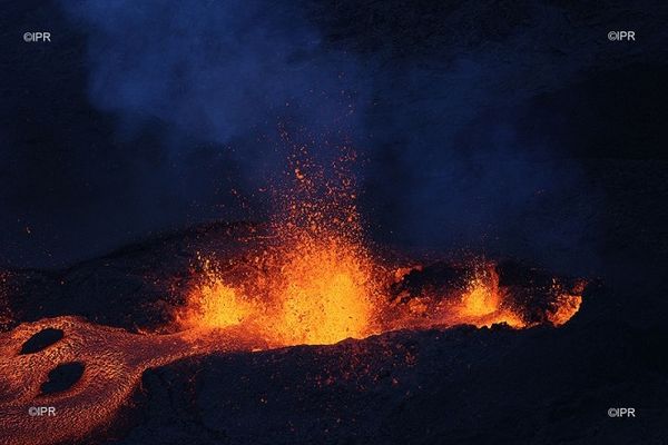 Eruption du Piton de la Fournaise, samedi 10 avril 2021.