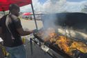 Vie locale : Grillades, jus de canne, eau de coco... Les vendeurs du rond-point de Montebello font le plein le week-end