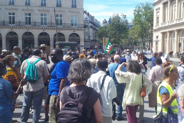 Mobilisation Devant Le Ministère De La Culture Contre La Fermeture De Franc