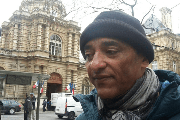 Grève de la faim devant le Sénat : Serge Romana soutenu sur les réseaux sociaux