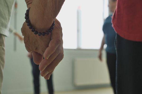 Alzheimer, une maladie difficile à vivre pour les patients mais aussi pour leurs familles.