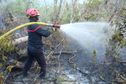 Après 120 hectares de végétations brûlés en sept jours à Mayotte, les pompiers s'attendent à un week-end de tous les dangers