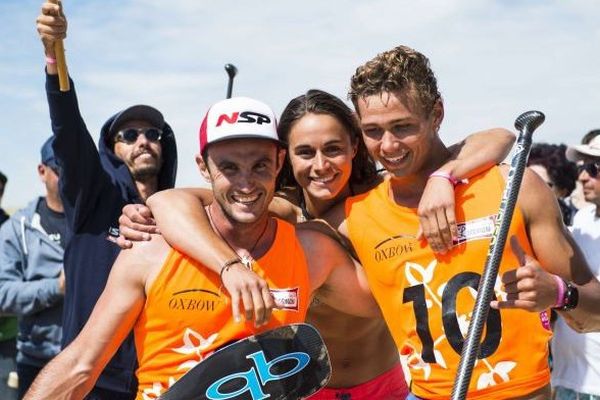 Titouan Puyo, Olivia Piana et Arthur Arutkin sur le toit de l'Europe lors de la 1ere journée de L'Euro SUP 2016