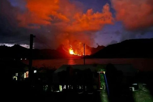 L'incendie n'a été circonscrit qu'après environ 24 heures de lutte.