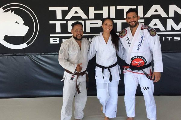 Entrainement de Jiu Jitsu pour les candidates à Miss Tahiti, avec Dany Gérard