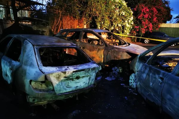 Voitures incendiées à La Palissade