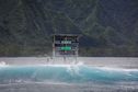 Un juge Australien exclu des JO à Tahiti après s’être pris en photo avec un surfeur