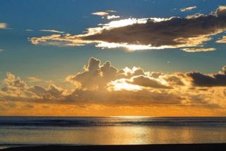 La Réunion Du Soleil Quelques Gouttes Et Deux Trois