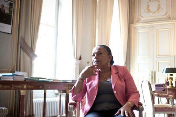 Christiane Taubira, photographiée dans le New York Times du samedi 10 août 2013 