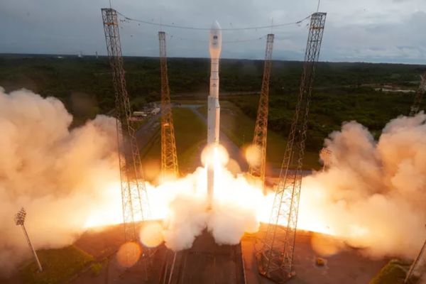 Deux ans après l’échec du premier lancement, la fusée européenne Vega C a décollé jeudi en Guyane française.