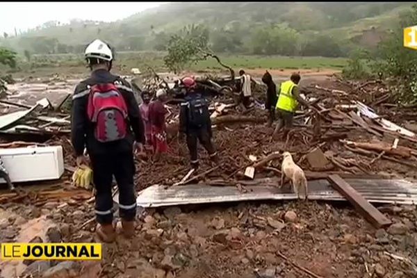 Intempéries en Nouvelle Calédonie : cinq morts et trois disparus