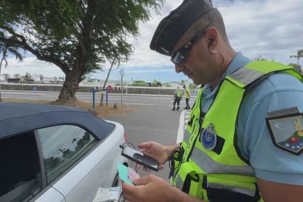 Contrôle de véhicules par la gendarmerie