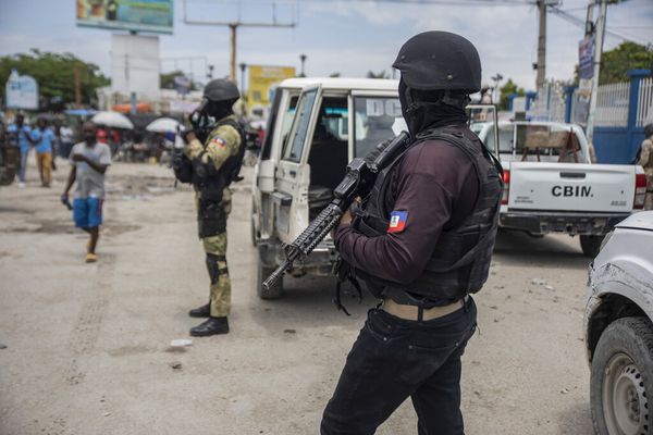 Officiers de police haïtiens au cours d'une opération anti-gang au nord du pays