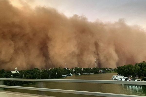 Tempete De Sable Et Grand Froid En Australie Nouvelle Caledonie La 1ere