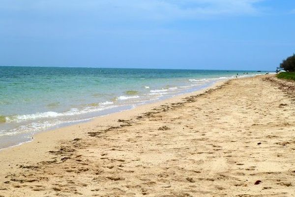 Plage de Pindaï, à Pouembout, image d'illustration.