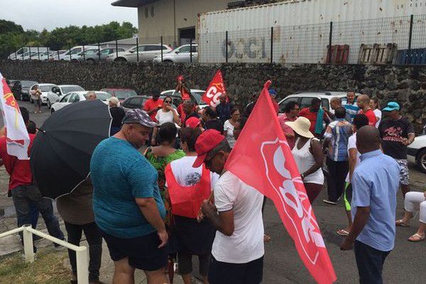 Manif cuisine centrale saint benoit