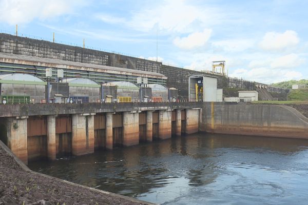 Barrage de Petit Saut