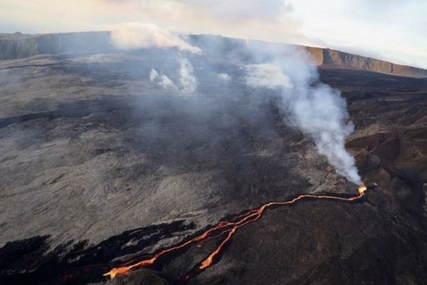 Volcan éruption de février 2019