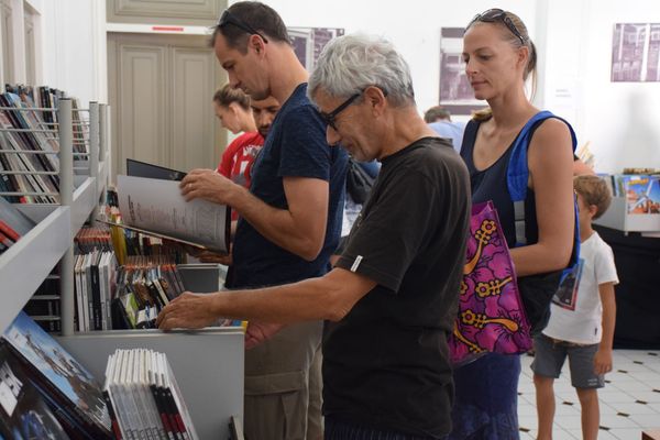 Vente d'ouvrages déclassés à Bernheim pour la Fête des bibliothèques 2018.