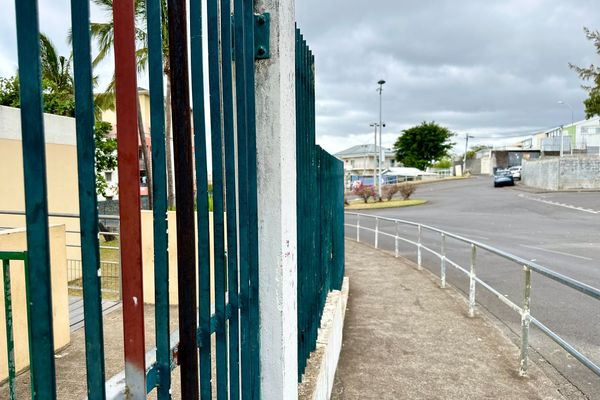 L'agression a eu lieu juste devant le collège de Montgaillard à St-Denis