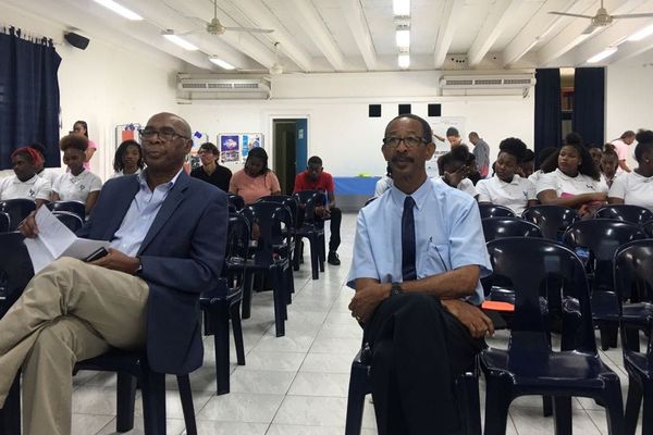 Rencontre sur la citoyenneté européenne entre le député Louis-Joseph Manscour et les élèves des lycées Frantz Fanon de Trinité.