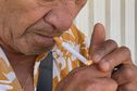 "La cigarette me tient compagnie" : à Wallis et Futuna, les fumeurs sont de plus en plus nombreux et de plus en plus jeunes